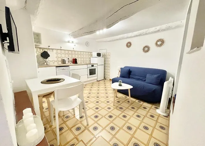 Acquassoma Vielle Duplex مينتون